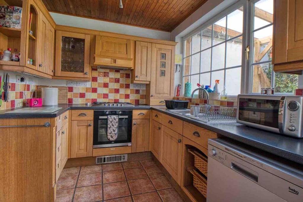 Large Character Home, Hot Tub, Beach 5 Min Walk Gorleston-on-Sea 외부 사진